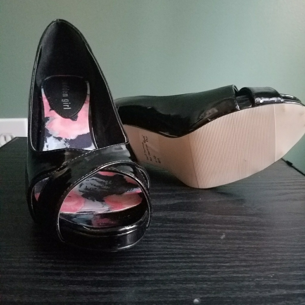 Madden Girl Painted Shoes